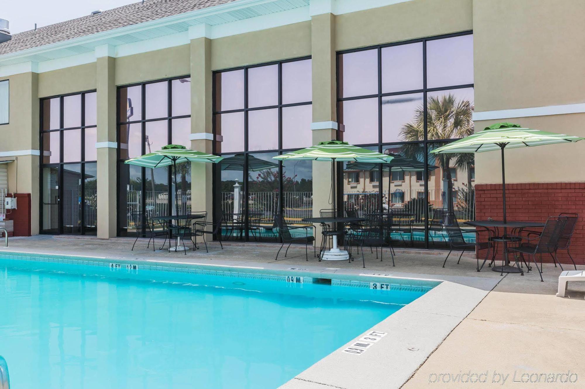 Quality Inn & Suites North Montgomery Exterior photo