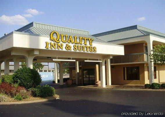 Quality Inn & Suites North Montgomery Exterior photo